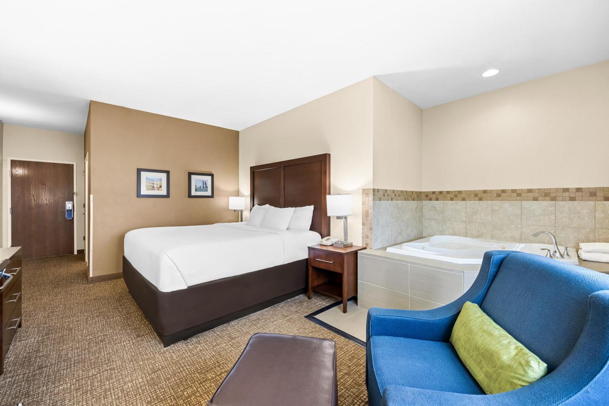 Comfort Inn & Suites بويبلو المظهر الخارجي الصورة