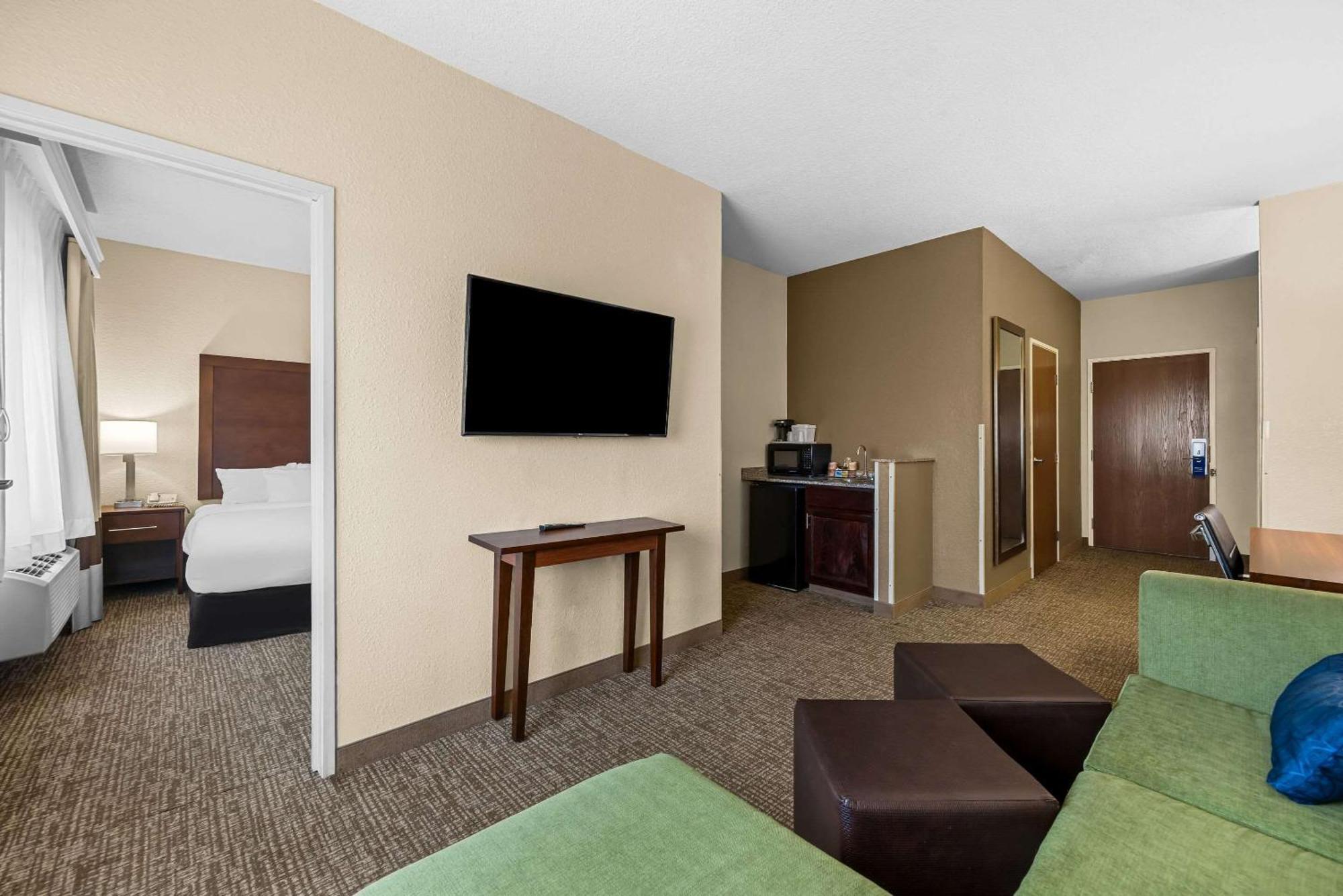 Comfort Inn & Suites بويبلو المظهر الخارجي الصورة